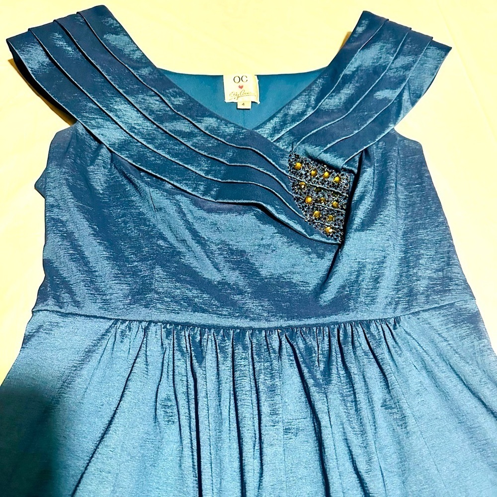 Dress for a formal occasion excellent condition size 4 - Picture 2 of 9